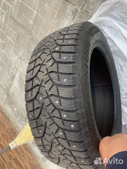 Bridgestone Blizzak Spike-02 205/55 R16