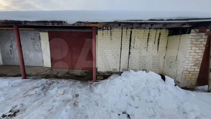 Гараж, > 30 м²