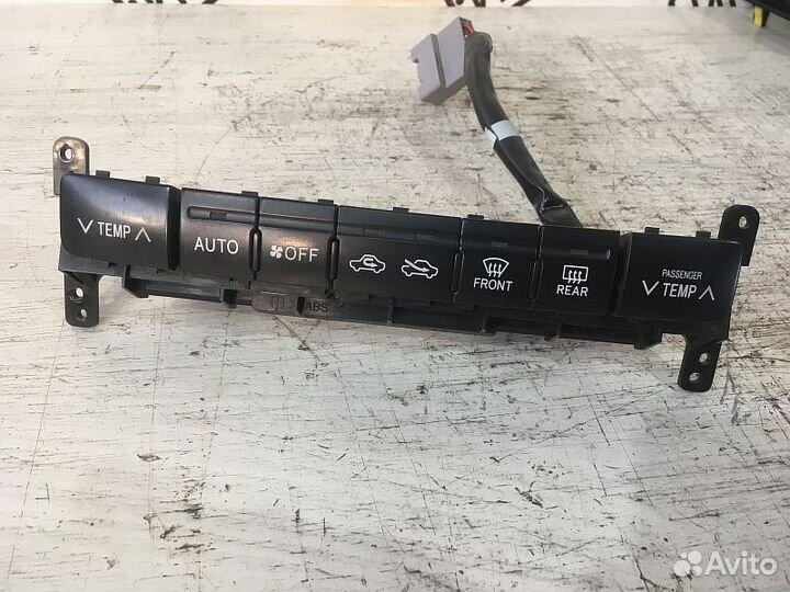 Блок управления климат-контролем Toyota Prado 120