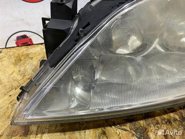 Фара левая Ford Mondeo 3