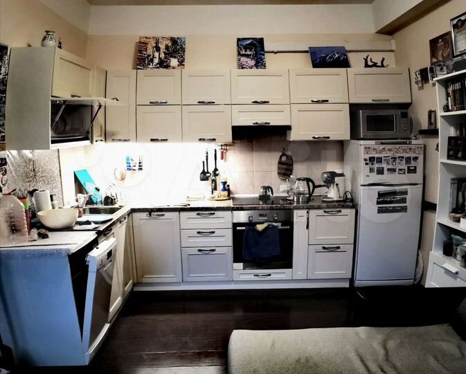 2-к. квартира, 65 м², 1/3 эт.