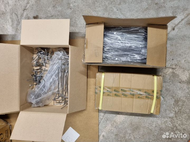 Крючки на торговую сетку и перфопанель