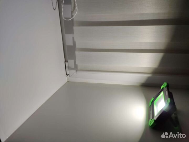 Портативный светодиодный прожектор