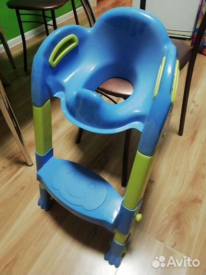 Сиденье на унитаз со ступенькой