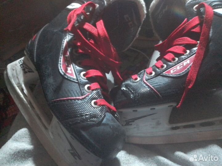 Коньки хоккейные