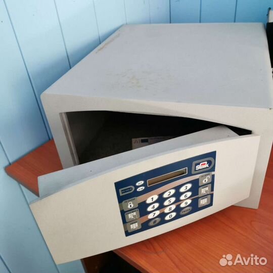 Сейф мебельный