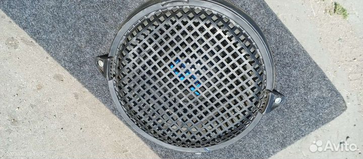 Сабвуфер в корпусе