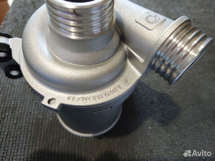 Помпа BMW 11518635090