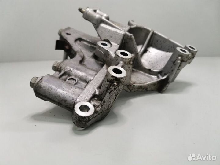 Кронштейн двигателя левый Lexus Rx AGL10 3.5 2010