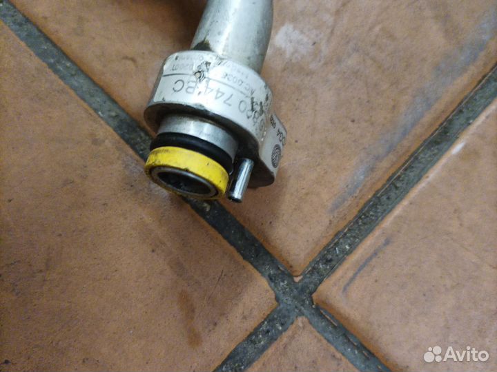 Трубка кондиционера 7L6820744BC