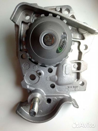 Водяная помпа Логан