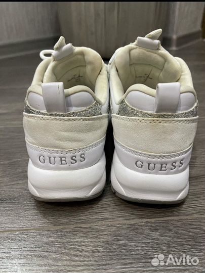 Кроссовки Guess
