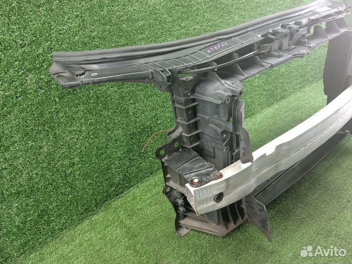 Панель передняя рамка радиатора Audi A3 8P В сборе