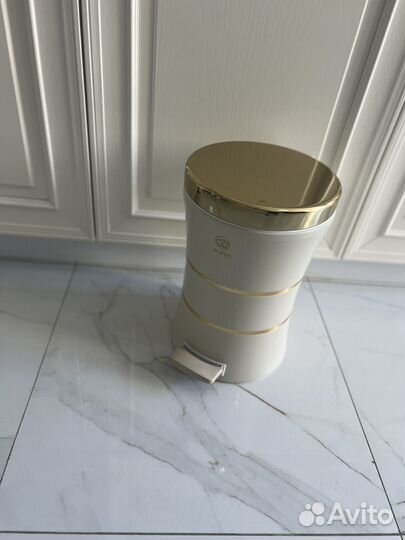 Умное мусорное ведро