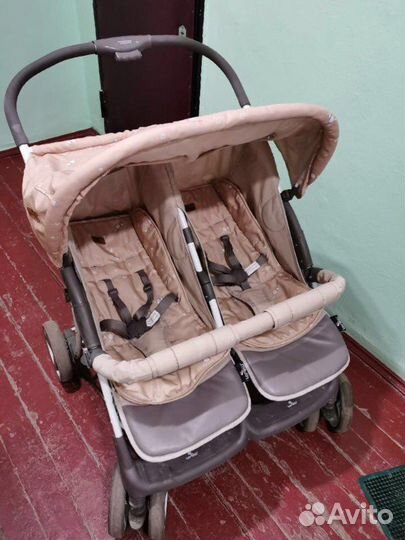 Коляска для двойни