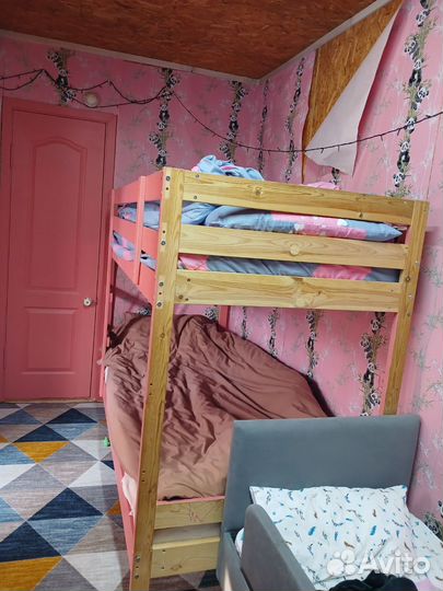 Двухъярусная кровать