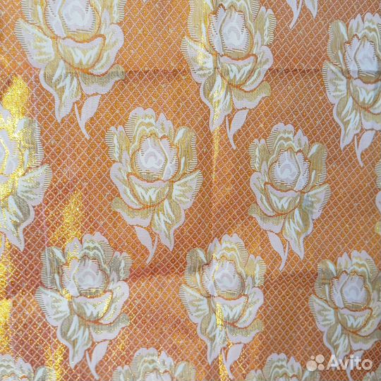 Отрез ткани парча