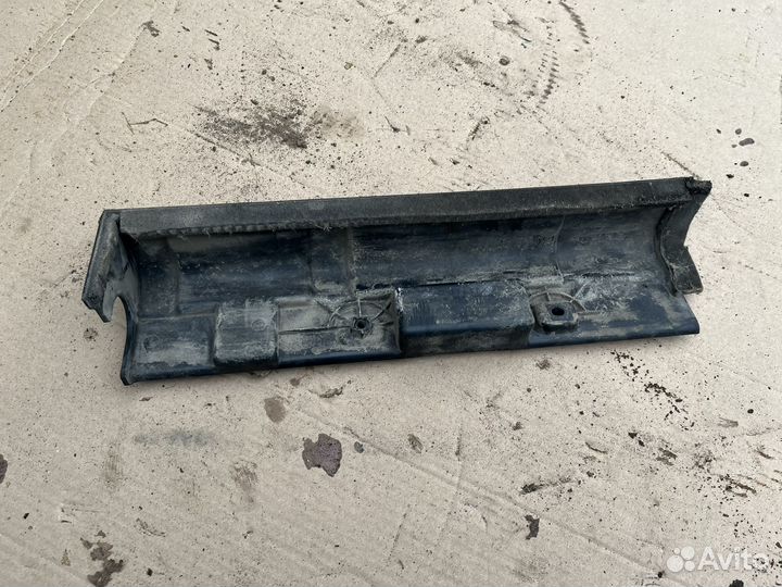 Пыльник радиатора Киа Рио 3