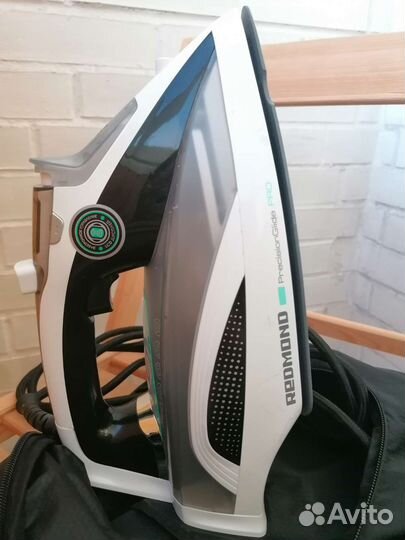 Утюг Redmond professionalGlide pro RI-C271