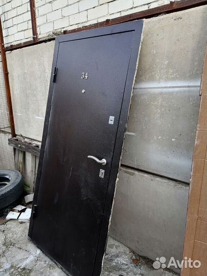 Входные металлические двери б.у