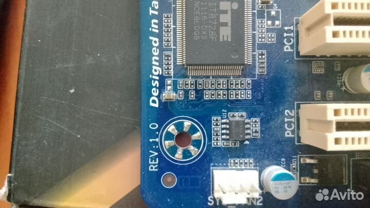 Материнская плата с процессором и памятью