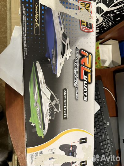 Катер с пультуправлением