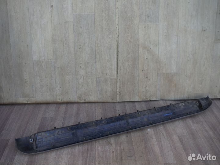 Подножка левая Toyota Hilux 8 2017