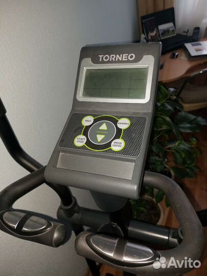 Эллиптический тренажер torneo