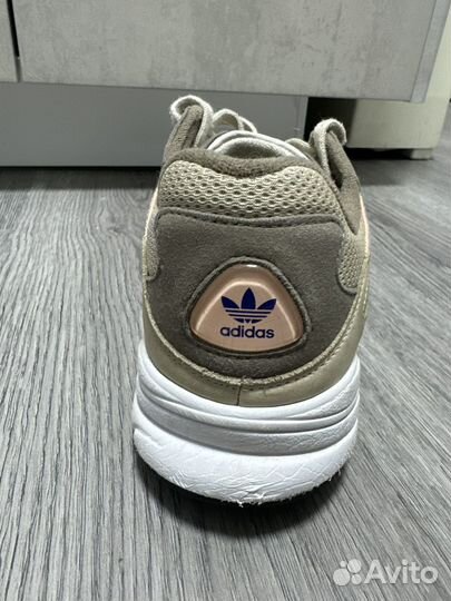 Кроссовки adidas originals Yung-96