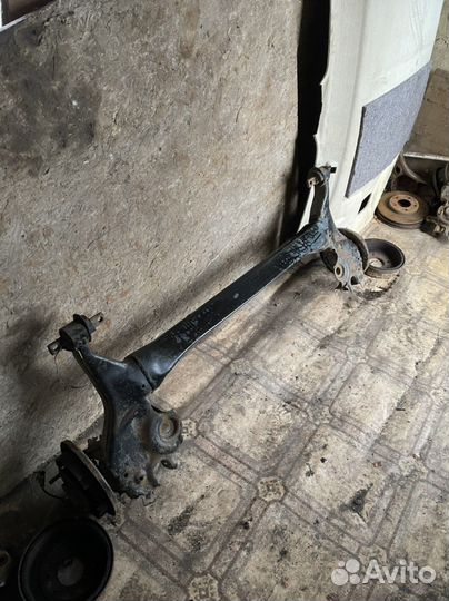 Задняя балка в сборе bitsubishi colt z34a