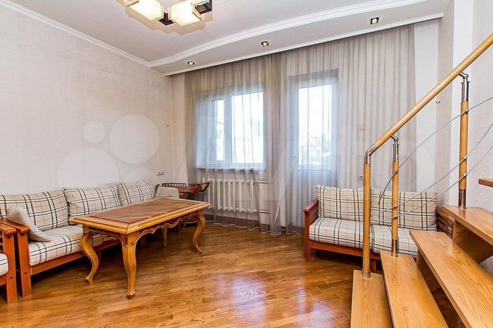 Дом 243,6 м² на участке 7,1 сот.