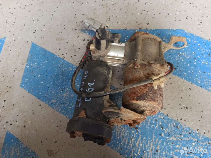 Компрессор пневмоподвески Toyota Land Cruiser Prad