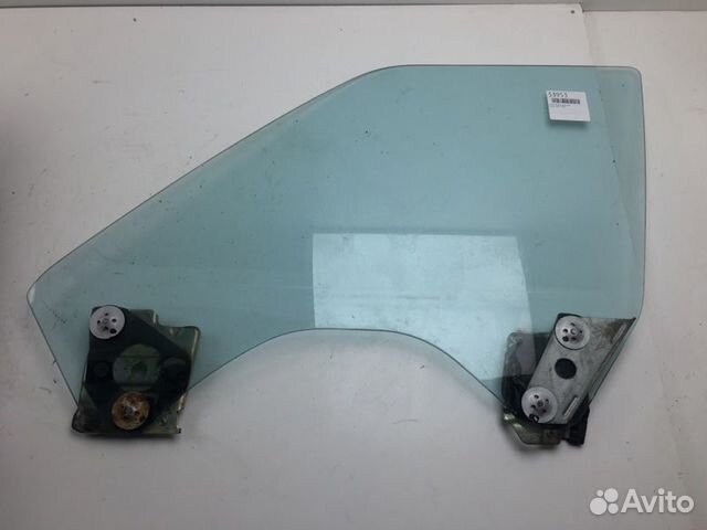 Стекло двери переднее левое Subaru Leone 1986