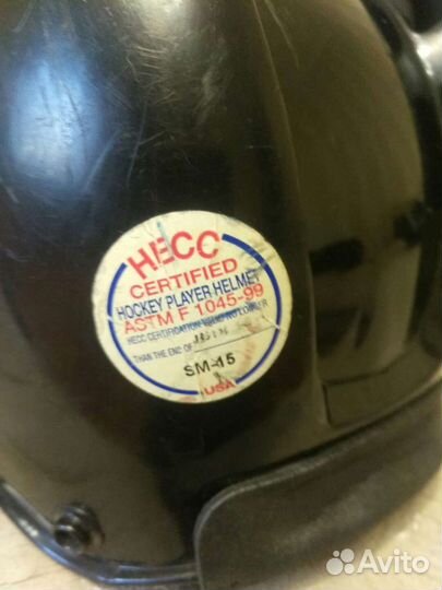 Хоккейный шлем