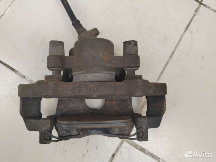 Суппорт передний левый Renault Logan 2