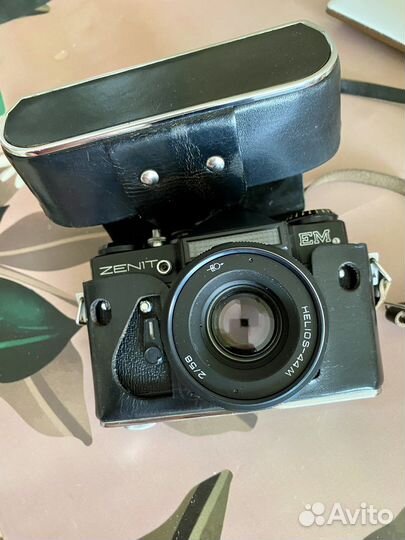 Плёночный фотоаппарат Zenit EM