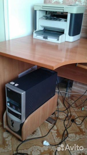 Компьютерный стол