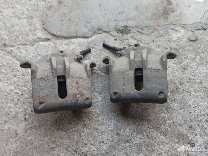 Суппорт передний Renault Scenic 2