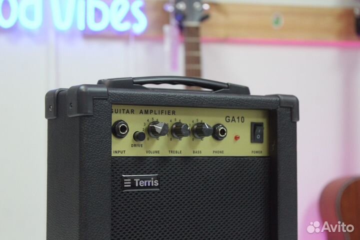 Комбоусилитель Terris Новый