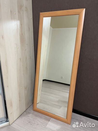 Комод с зеркалом