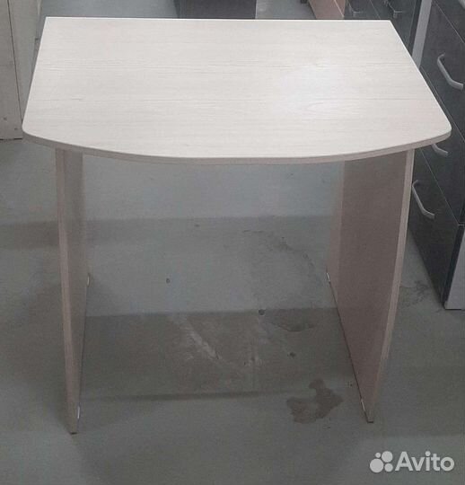 Стол компьютерный