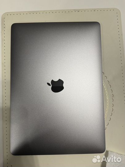 Macbook Pro (13-inch, 2019)