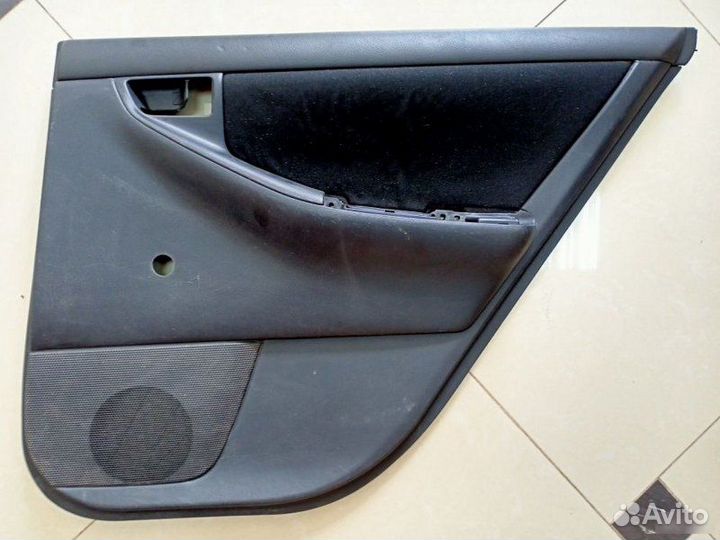 Обшивка двери задней правой Toyota Corolla E12