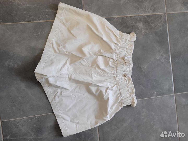 Кожаные, белые шорты