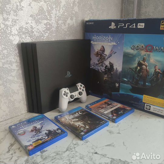 Sony PS4 PRO 1TB (4 игры)