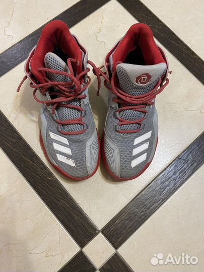 Баскетбольные кроссовки adidas