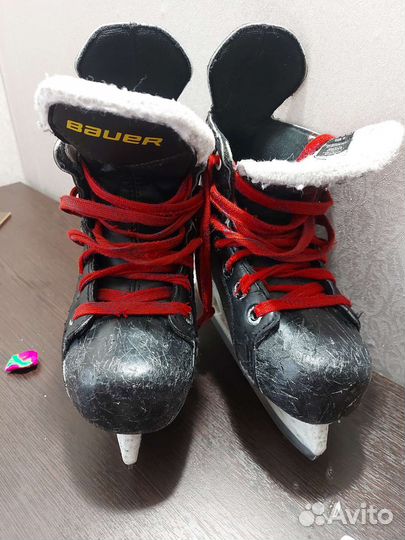 Хоккейные коньки bauer