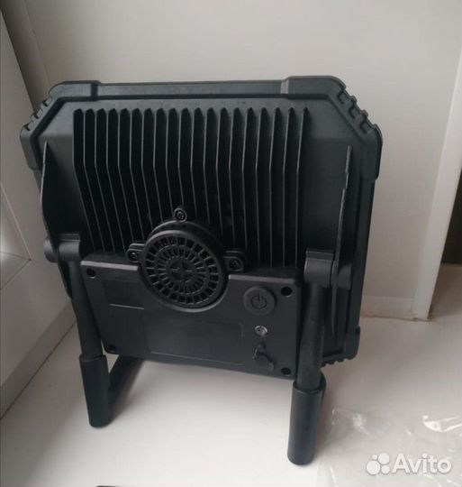 Фонарь-лампа. Перезаряжается. Переносной