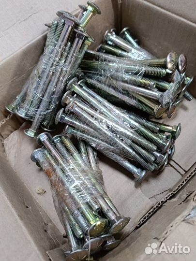 Болты John Deere