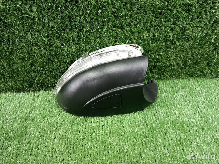 Поворотник в зеркало правый VW Golf 6 Touran VAG